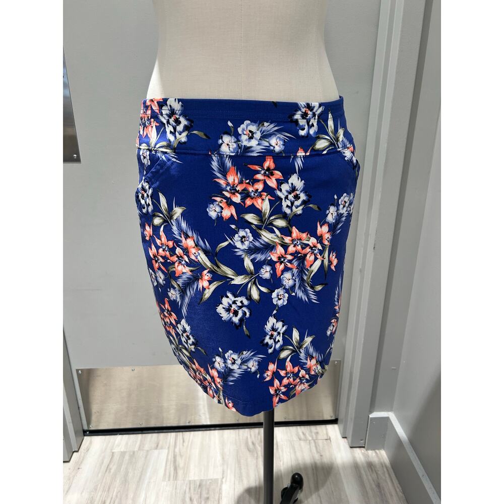 Mario Serrani Italy Tummy Control Floral Skirt – Size Medium